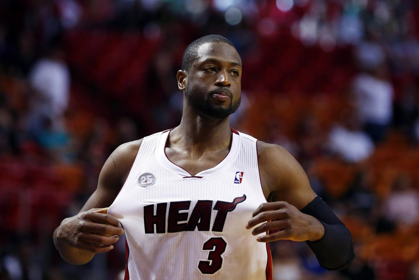 迪马济奥：亚沙里认为布鲁日食言，将和俱乐部主席会面（迪马济奥：亚沙里指责布鲁日失信，将与俱乐部主席面谈）