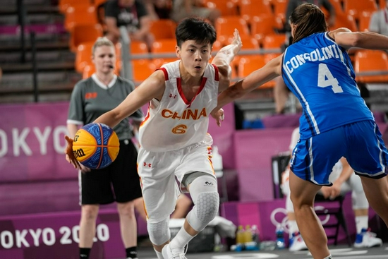 意媒：梅努是那不勒斯中场引援首选，备选方案包括弗拉泰西（意媒：那不勒斯锁定梅努为中场首选，弗拉泰西列为备选）