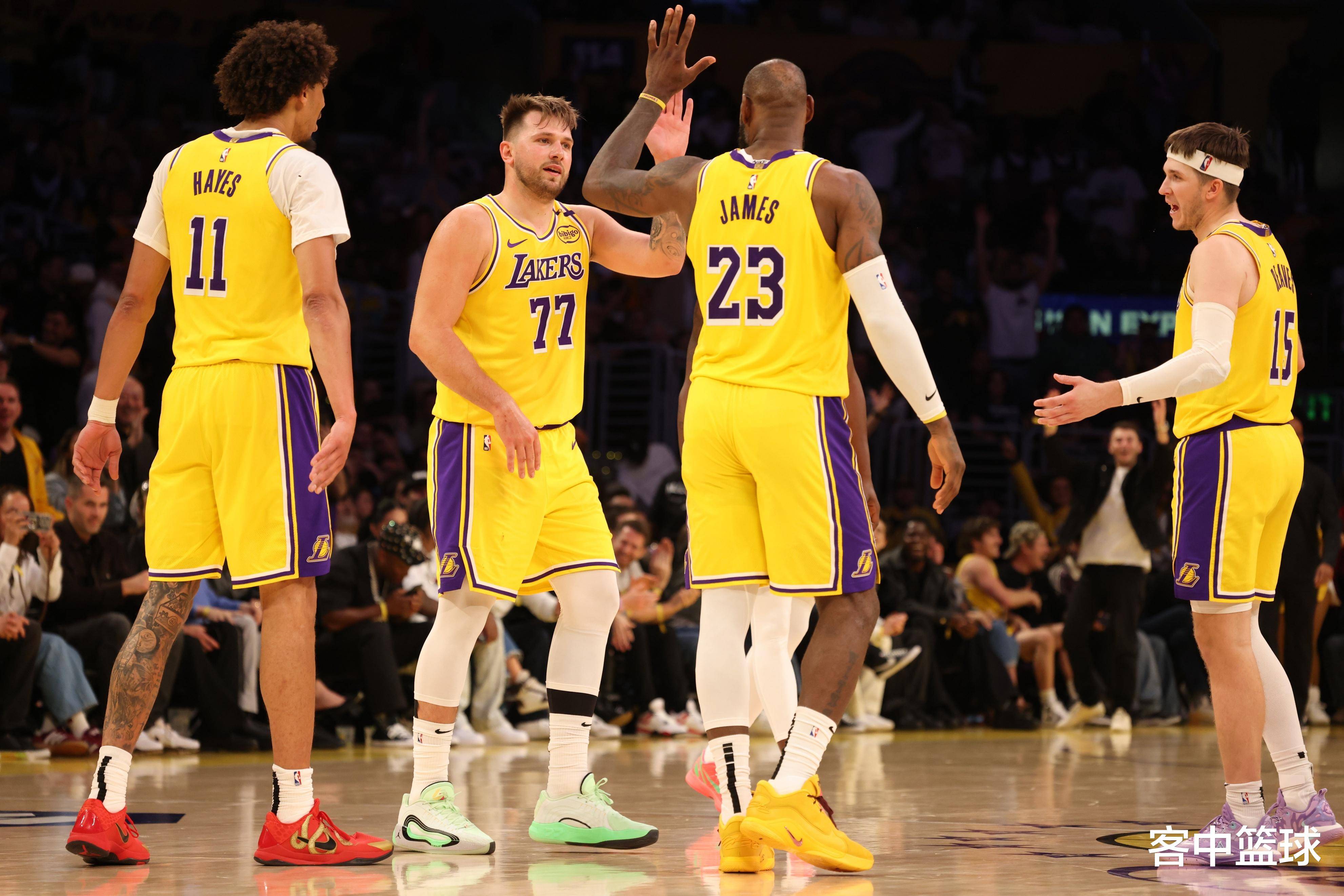 图片报：拜仁续约于帕总价1.2亿欧，购施洛特贝克则需1.25亿欧（德媒：拜仁与于帕续约总投入1.2亿欧，若签施洛特贝克预计花费1.25亿欧）