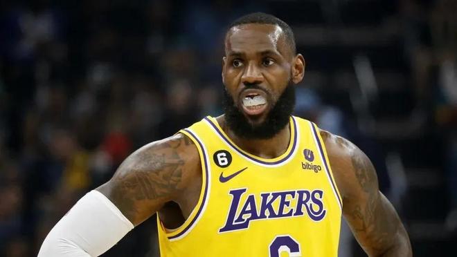 球员时期索尔斯克亚是什么水平，在曼联地位高不高？（索尔斯克亚球员时代实力几何？在曼联的地位如何？）