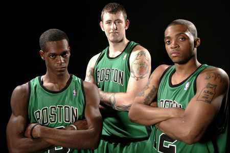 计划不变！皇马新星冬窗仍将租借加盟里昂 下半程为世界杯而战（计划照旧！皇马新星冬窗将租借赴里昂，下半程为世界杯冲刺）