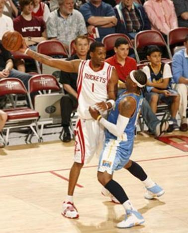 定了？老詹一到两年就退役？除非海外淘金还真差不多（老詹或1-2年内退役，除非转战海外淘金）