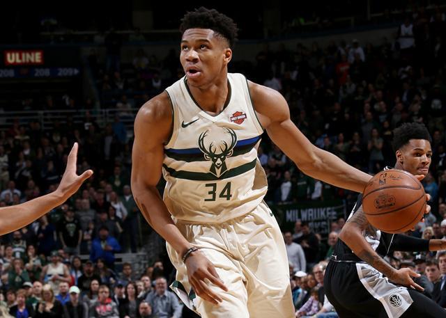 队报盛赞托万：现在他不仅是技术领袖，还是更衣室领袖（队报赞托万：他已是球队技术与更衣室双重领袖）